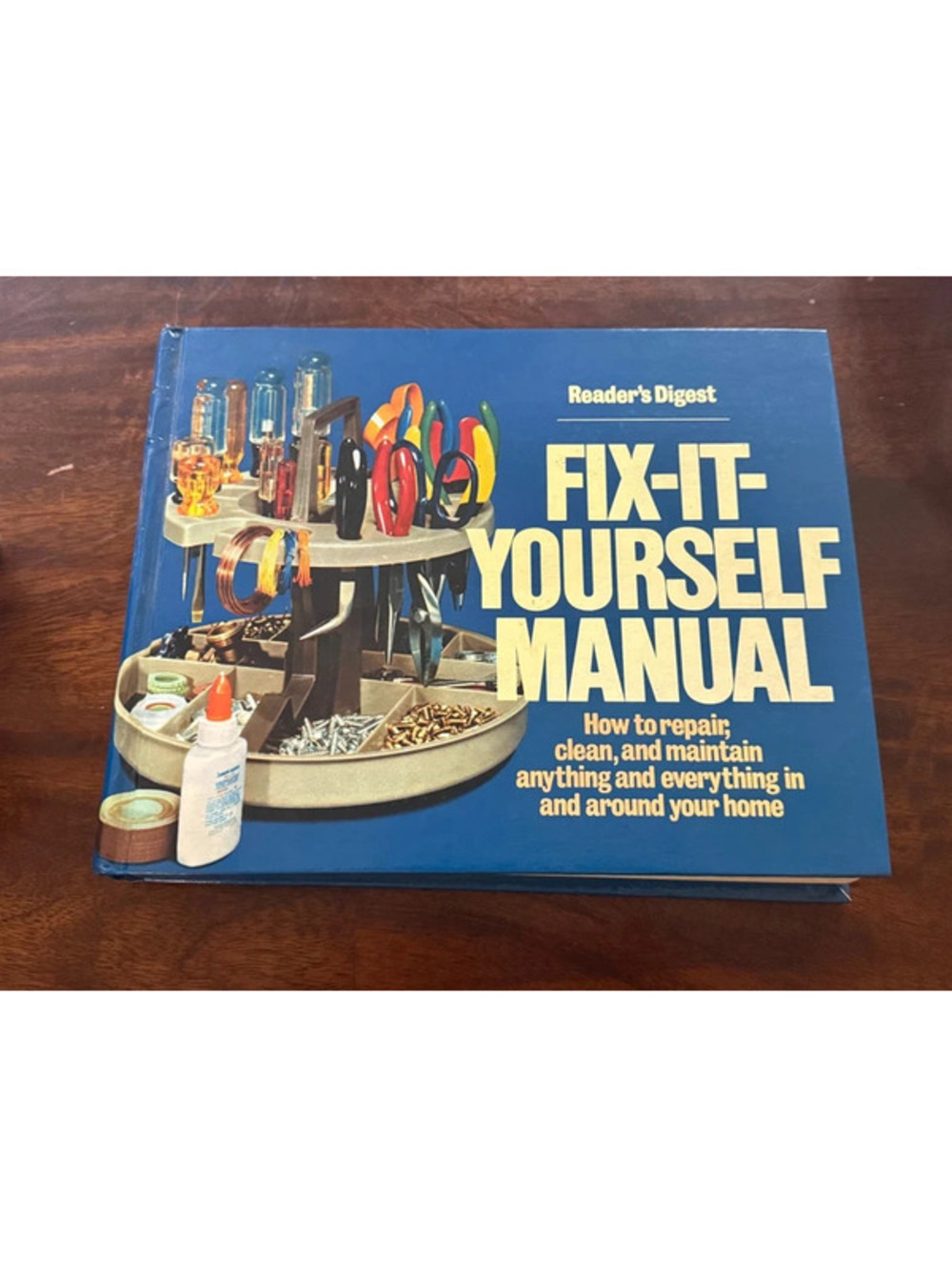 Vintage 1980 edition readers digest fix it yourself manual hard copy